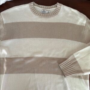 Hollister men’s Cream and Tan Striped Sweater size small